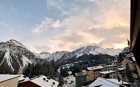 Fewo D'Rock Arosa-Perfect For Party Lovers-Located Above A Bar & Club (Adults Only)